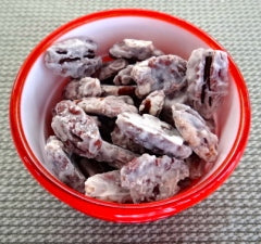 bowl of vanilla almond pecans from Davis Mountains Nut Company